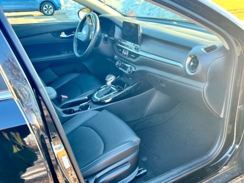 Used 2020 Kia Forte EX image 12