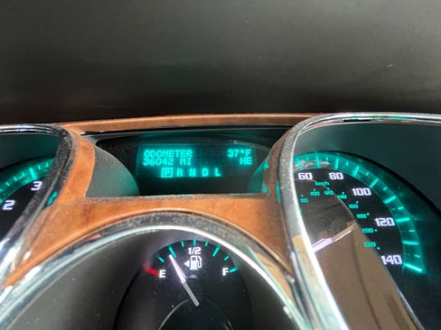 Used 2011 Buick Enclave CXL w/ Trailering Provision Package FWD image 28