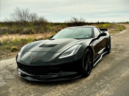 Used 2015 Chevrolet Corvette Stingray Coupe RWD image 8