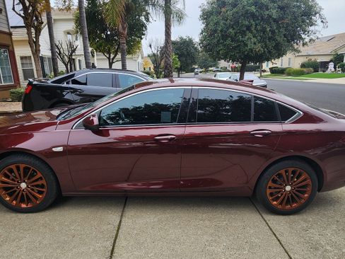 Used 2018 Buick Regal Essence w/ Driver Confidence Package #1 image 6