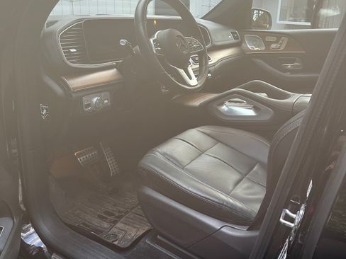 Used 2022 Mercedes-Benz GLS 450 4MATIC image 10