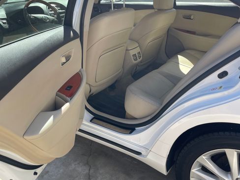 Used 2010 Lexus ES 350 image 9