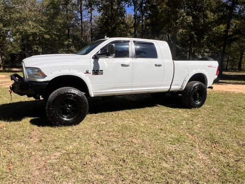 Used 2014 RAM 2500 Limited image 4
