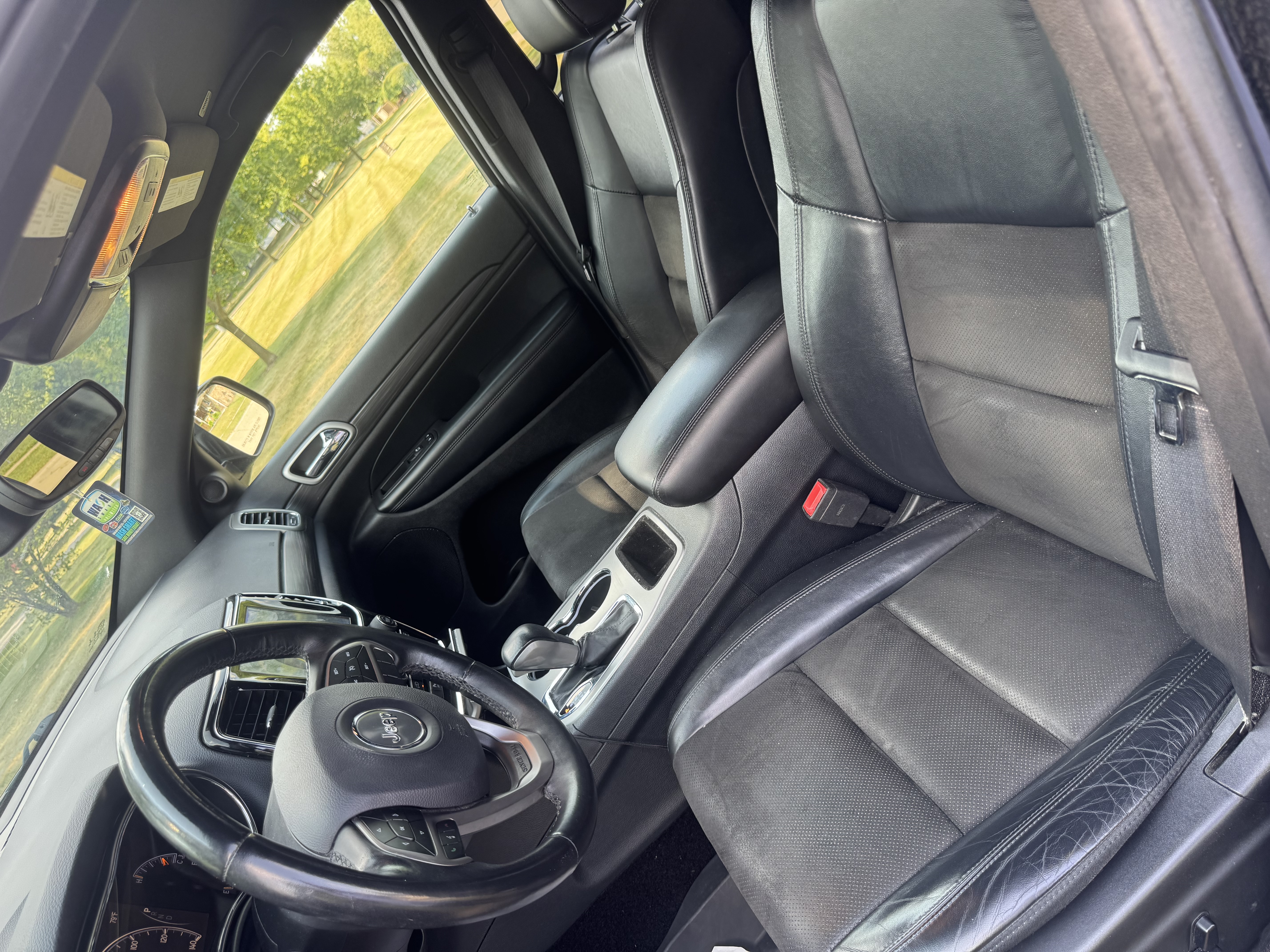 Used 2019 Jeep Grand Cherokee Altitude AWD/4WD image 16