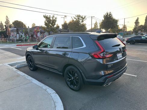 Used 2023 Honda CR-V Sport image 4