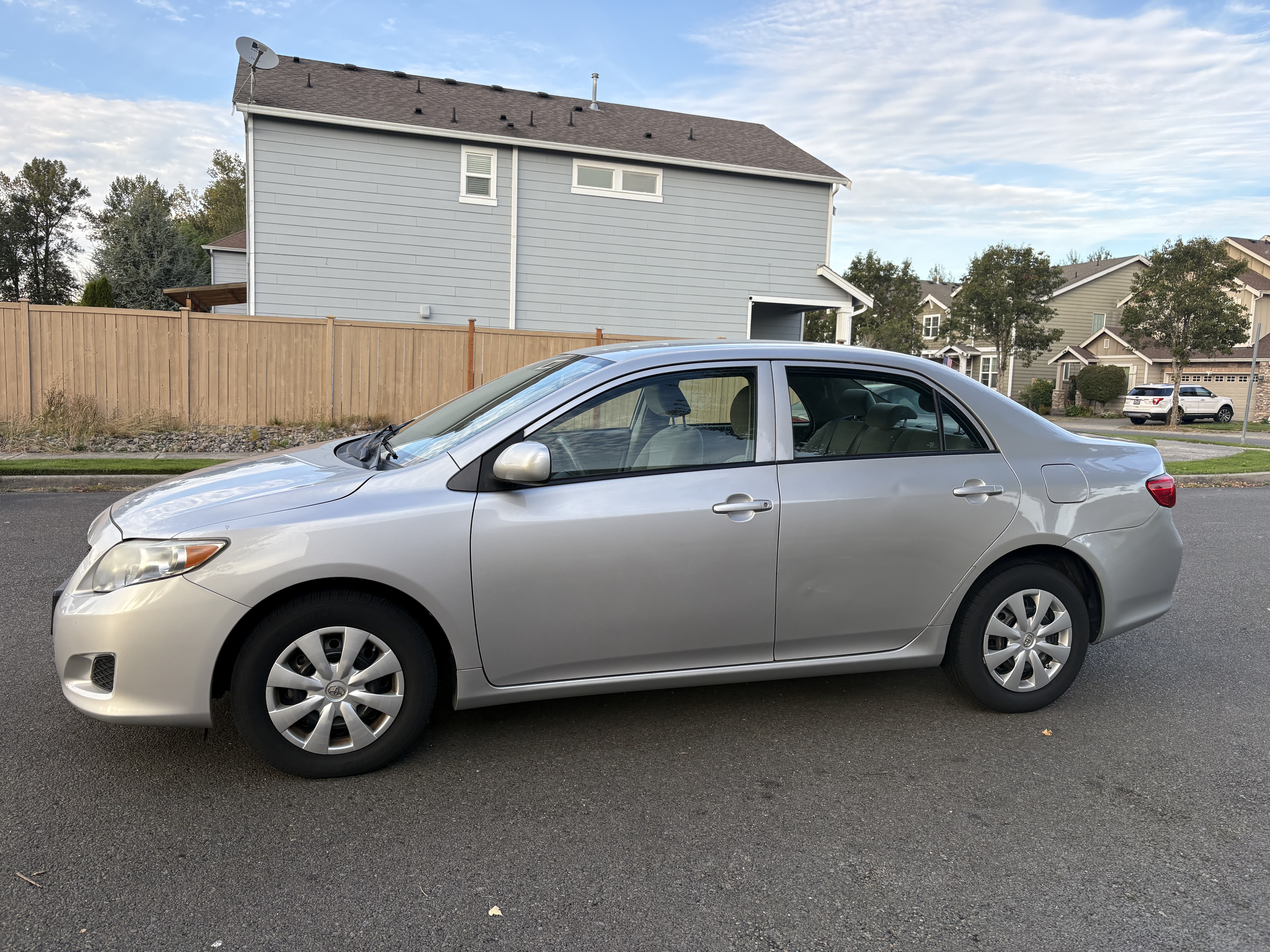 Used 2010 Toyota Corolla LE FWD image 10