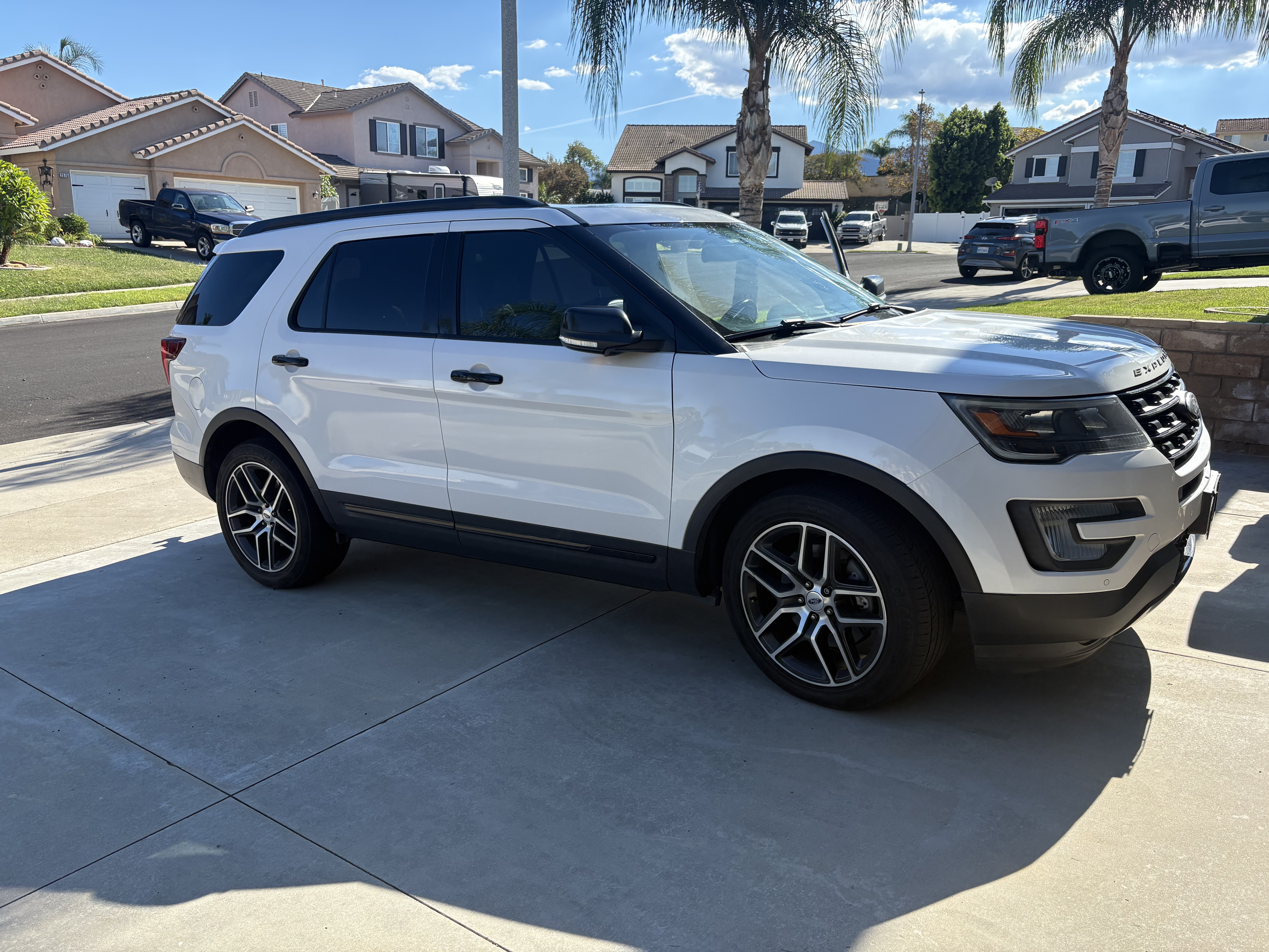 Used 2017 Ford Explorer Sport w/ Equipment Group 401A AWD/4WD image 6
