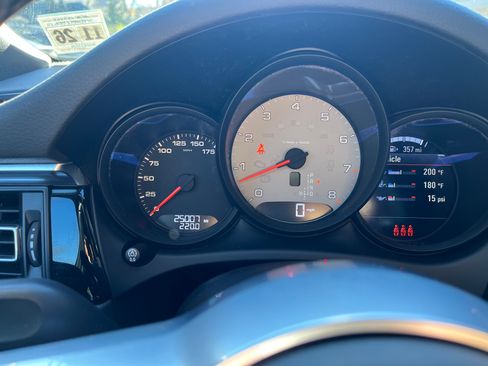 Used 2021 Porsche Macan S image 5