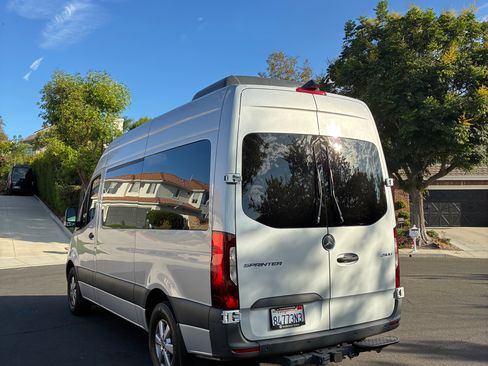 Used 2020 Mercedes-Benz Sprinter 2500 image 2