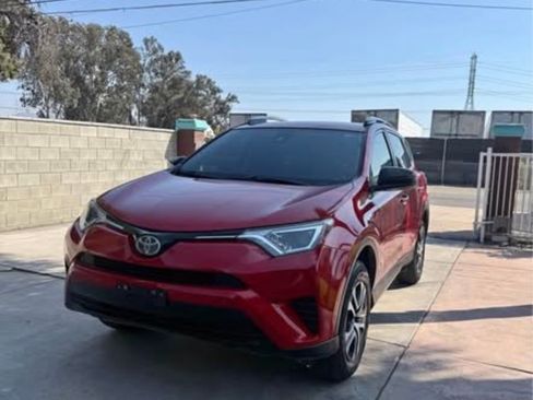 Used 2017 Toyota RAV4 LE w/ All Weather Liner Package AWD/4WD image 8