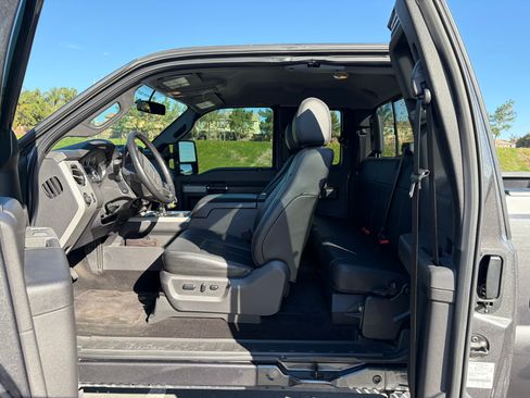 Used 2015 Ford F250 Lariat image 11