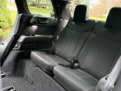 Used 2024 Land Rover Range Rover Long Wheelbase SE image 23