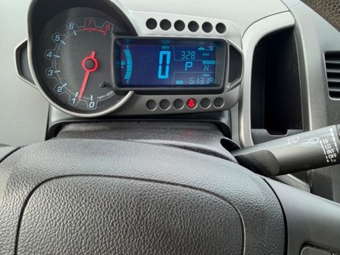 Used 2016 Chevrolet Sonic LT image 9