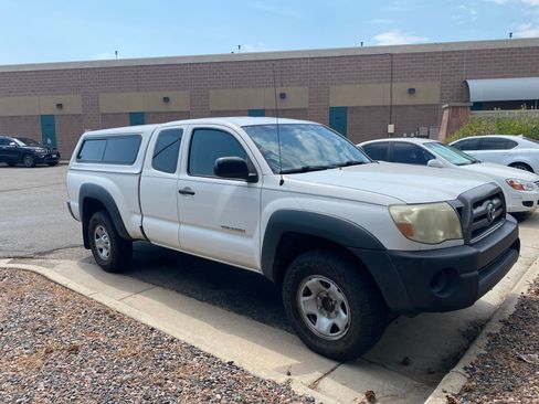 Used 2010 Toyota Tacoma PreRunner RWD image 1