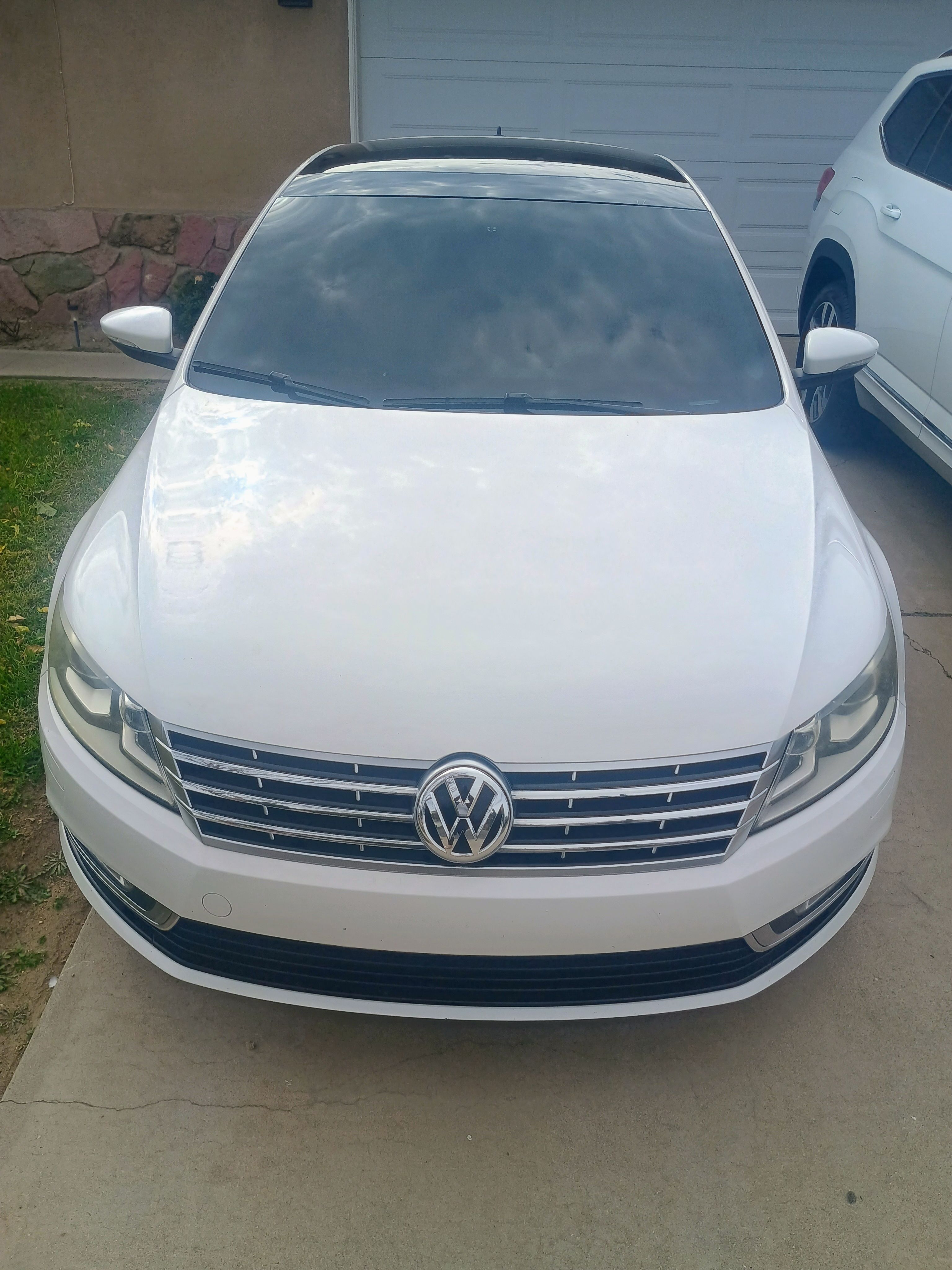 Used 2014 Volkswagen CC Executive FWD image 1