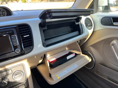 Used 2014 Volkswagen Beetle TDI image 12