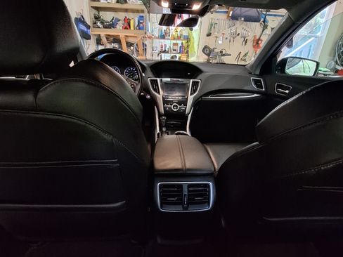 Used 2020 Acura TLX image 2