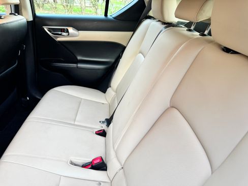 Used 2015 Lexus CT 200h w/ Navigation Package image 9