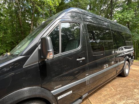 Used 2011 Mercedes-Benz Sprinter 3500 image 8