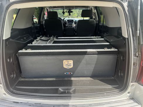 Used 2018 Chevrolet Tahoe 2WD w/ Remote Keyless Entry Package image 11