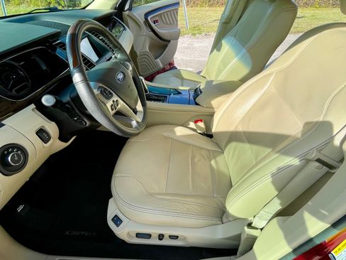 Used 2018 Ford Taurus Limited w/ Driver Assist Package image 17