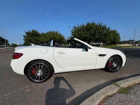 Used 2017 Mercedes-Benz SLC 43 AMG image 1