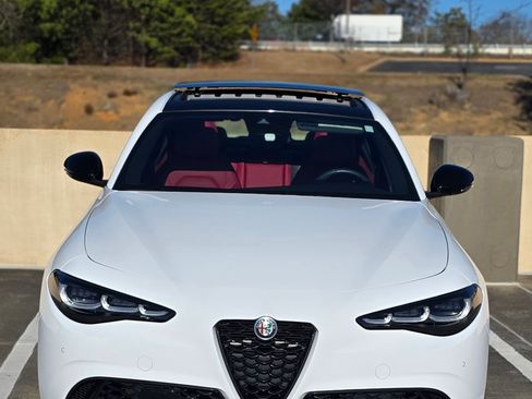 Used 2024 Alfa Romeo Giulia Veloce image 1