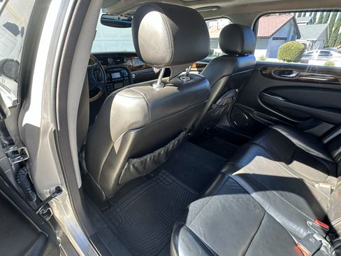 Used 2005 Jaguar XJ8 image 21