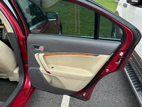 Used 2012 Lincoln MKZ FWD image 22