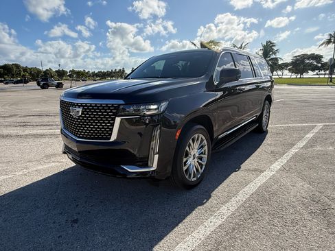 Used 2021 Cadillac Escalade ESV Premium Luxury image 11