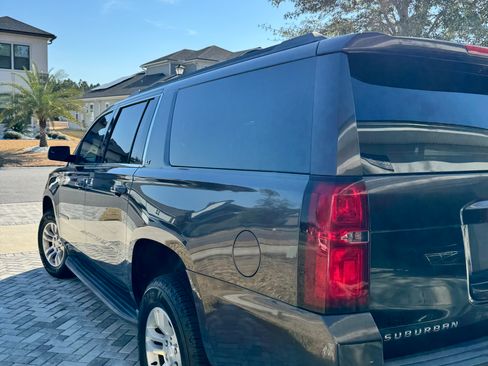 Used 2016 Chevrolet Suburban LT image 2