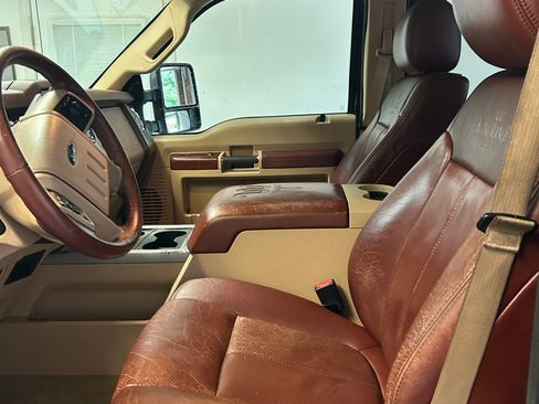 Used 2013 Ford F250 King Ranch w/ King Ranch w/Chrome Pkg image 8