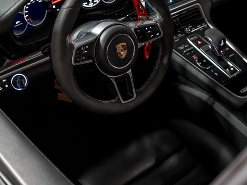 Used 2018 Porsche Panamera 4 image 13