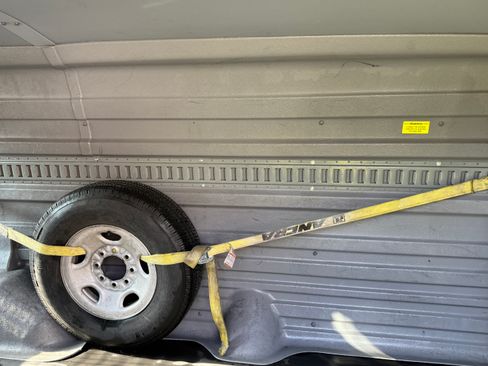 Used 2015 Chevrolet Express 2500 Extended Van 3D image 11