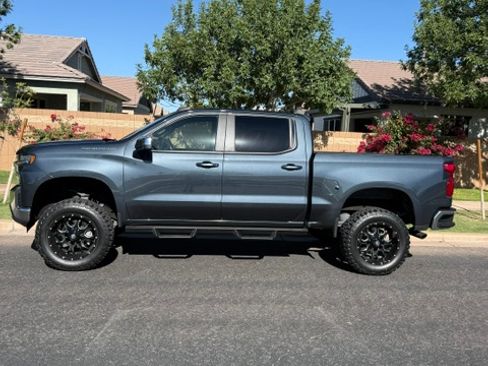 Used 2020 Chevrolet Silverado 1500 LT w/ Fleet Comfort Package AWD/4WD image 2