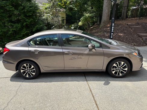 Used 2015 Honda Civic EX image 4
