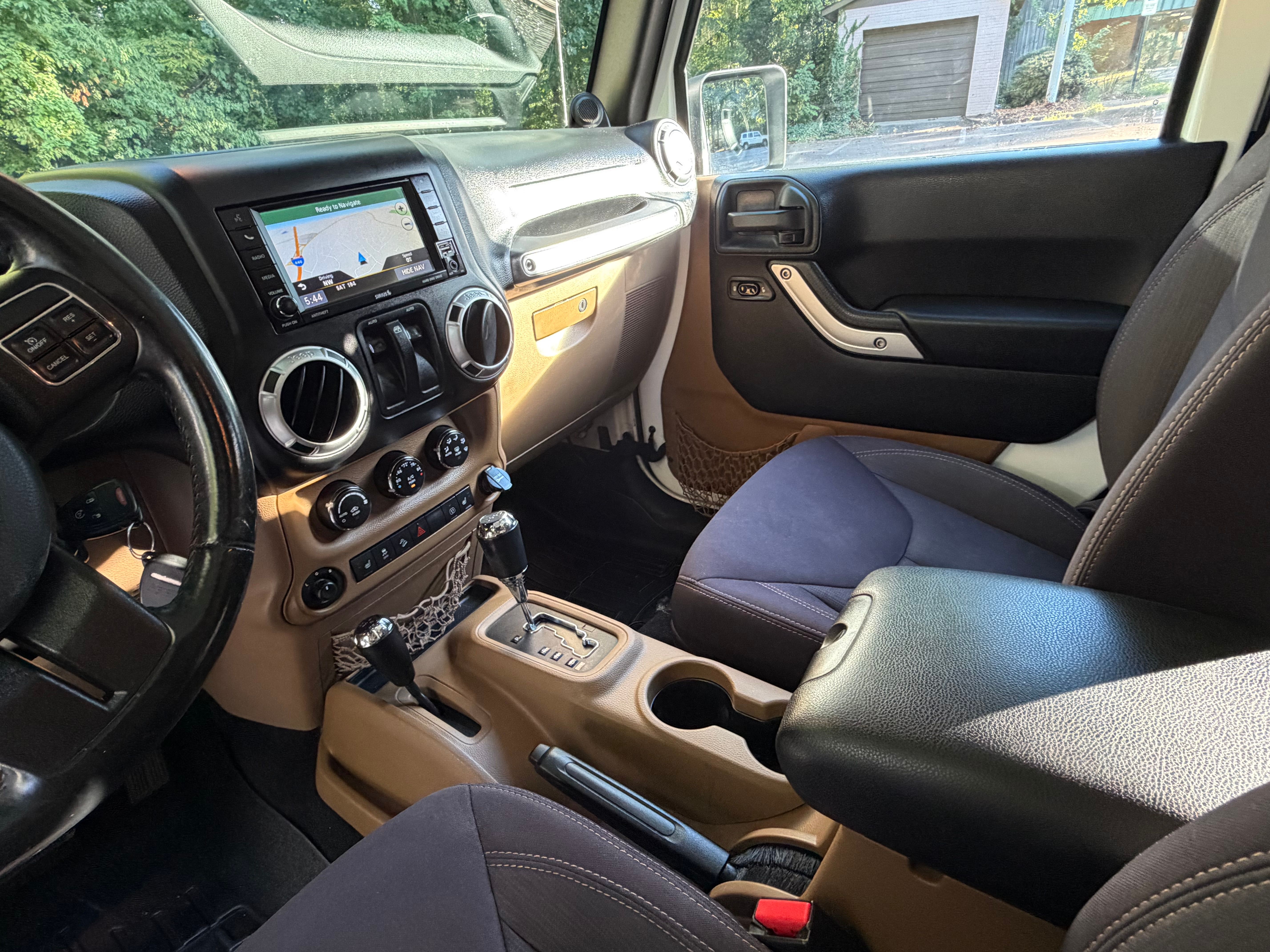Used 2013 Jeep Wrangler Sahara w/ Connectivity Group AWD/4WD image 12