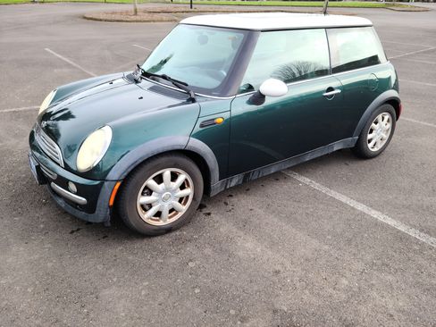 Used 2003 MINI Cooper Hardtop image 2
