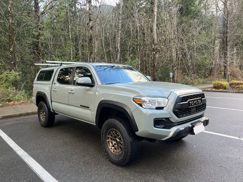 Used 2022 Toyota Tacoma SR5 image 2