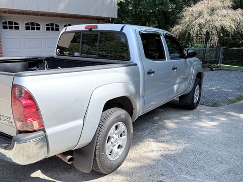 Used 2007 Toyota Tacoma PreRunner RWD image 17