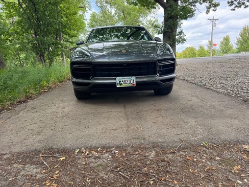 Used 2020 Porsche Cayenne Turbo AWD/4WD image 2