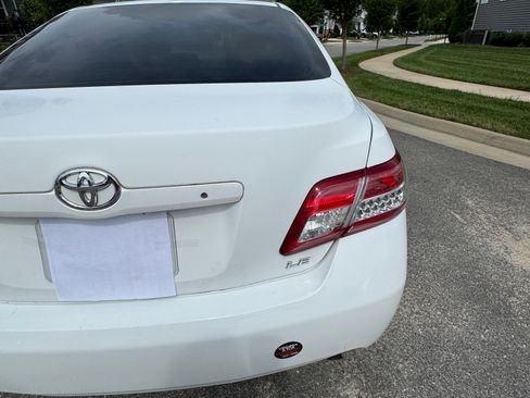 Used 2011 Toyota Camry LE FWD image 13
