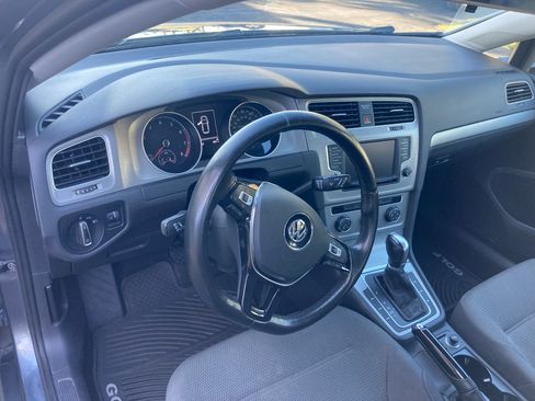 Used 2016 Volkswagen Golf S image 14