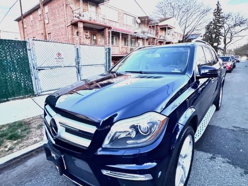 Used 2014 Mercedes-Benz GL 550 4MATIC image 6