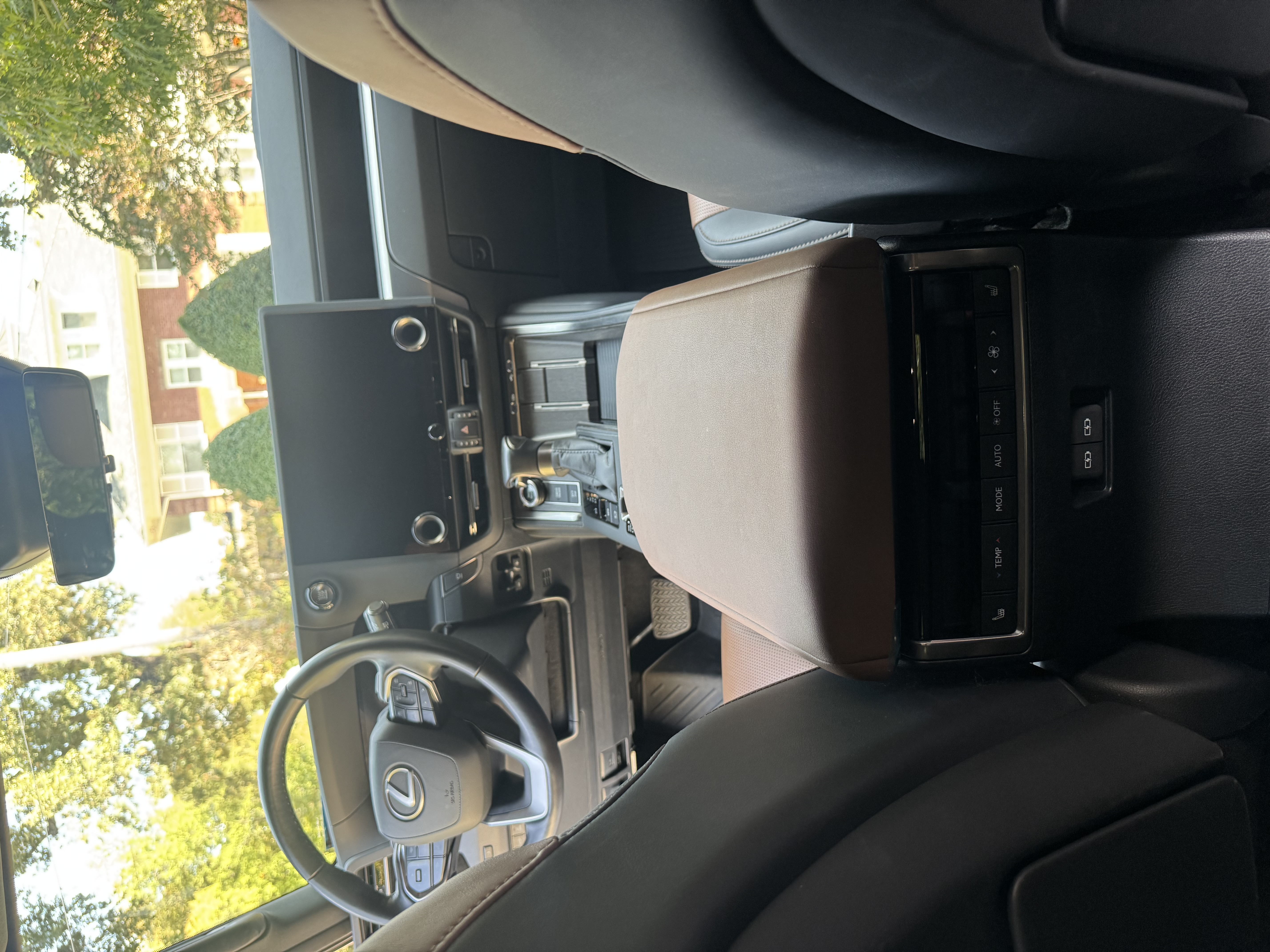 Used 2025 Lexus GX 550 w/ Accessory Package (2T) AWD/4WD image 13