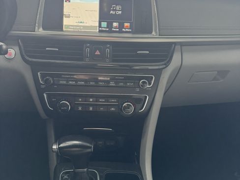Used 2016 Kia Optima EX w/ Premium Package image 3