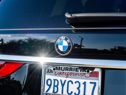 Used 2022 BMW X7 xDrive40i w/ Premium Package image 13