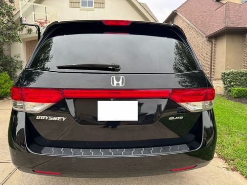 Used 2015 Honda Odyssey Touring Elite image 9