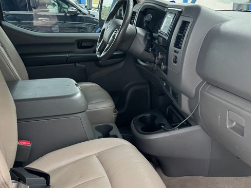 Used 2016 Nissan NV 3500 SL image 9