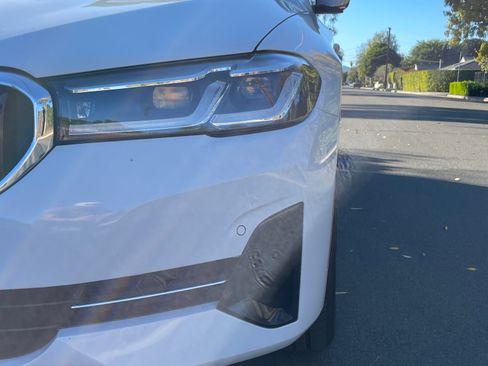 Used 2022 BMW 530i w/ Convenience Package image 11